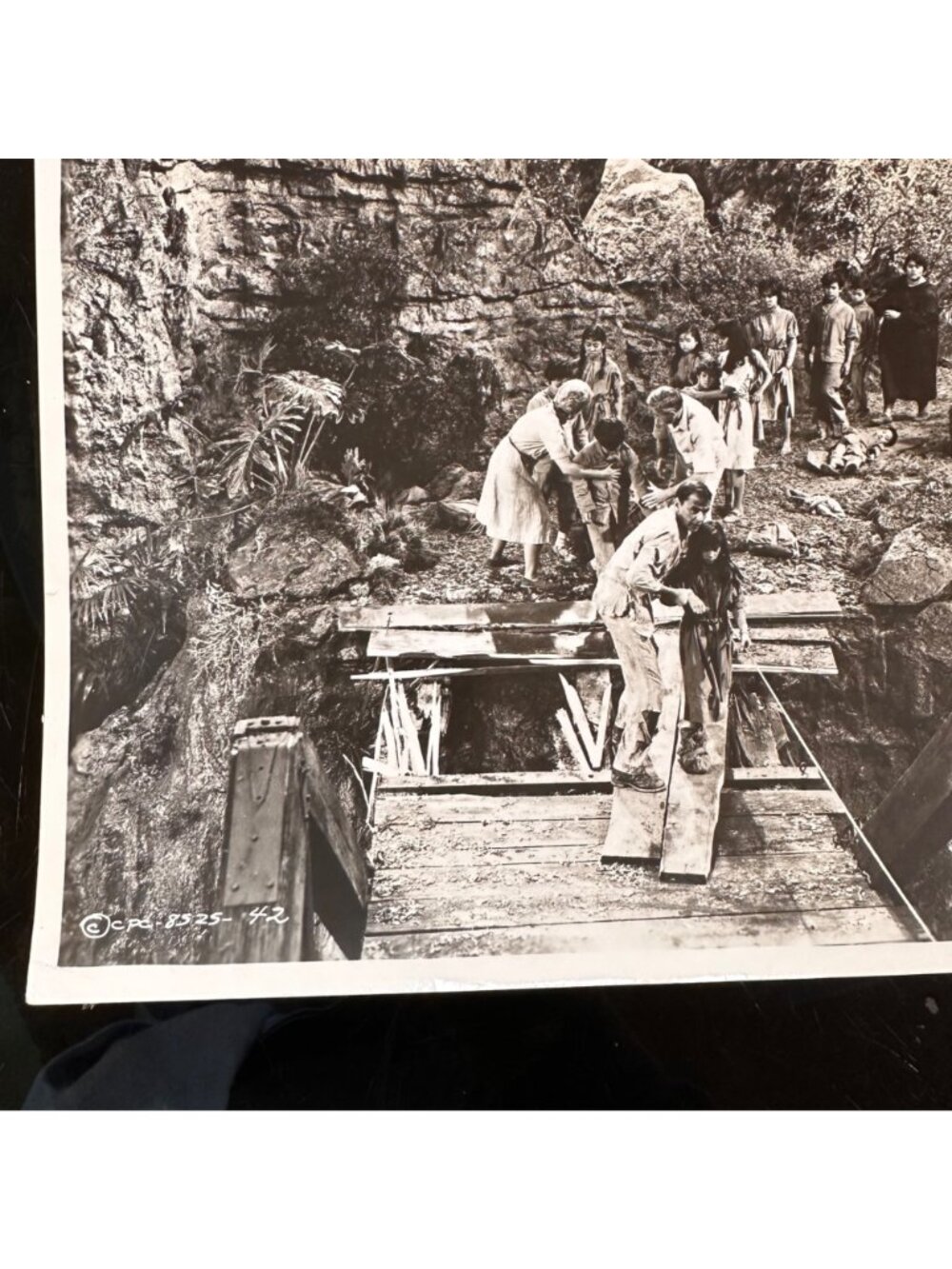 The Devil At 4 OClock 1961 Vintage Movie Still Photo Ravine Scene 10"x8" Black & - Picture 8 of 13